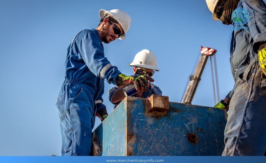 A Look At Life On An Oil Rig - Merchant Navy Info